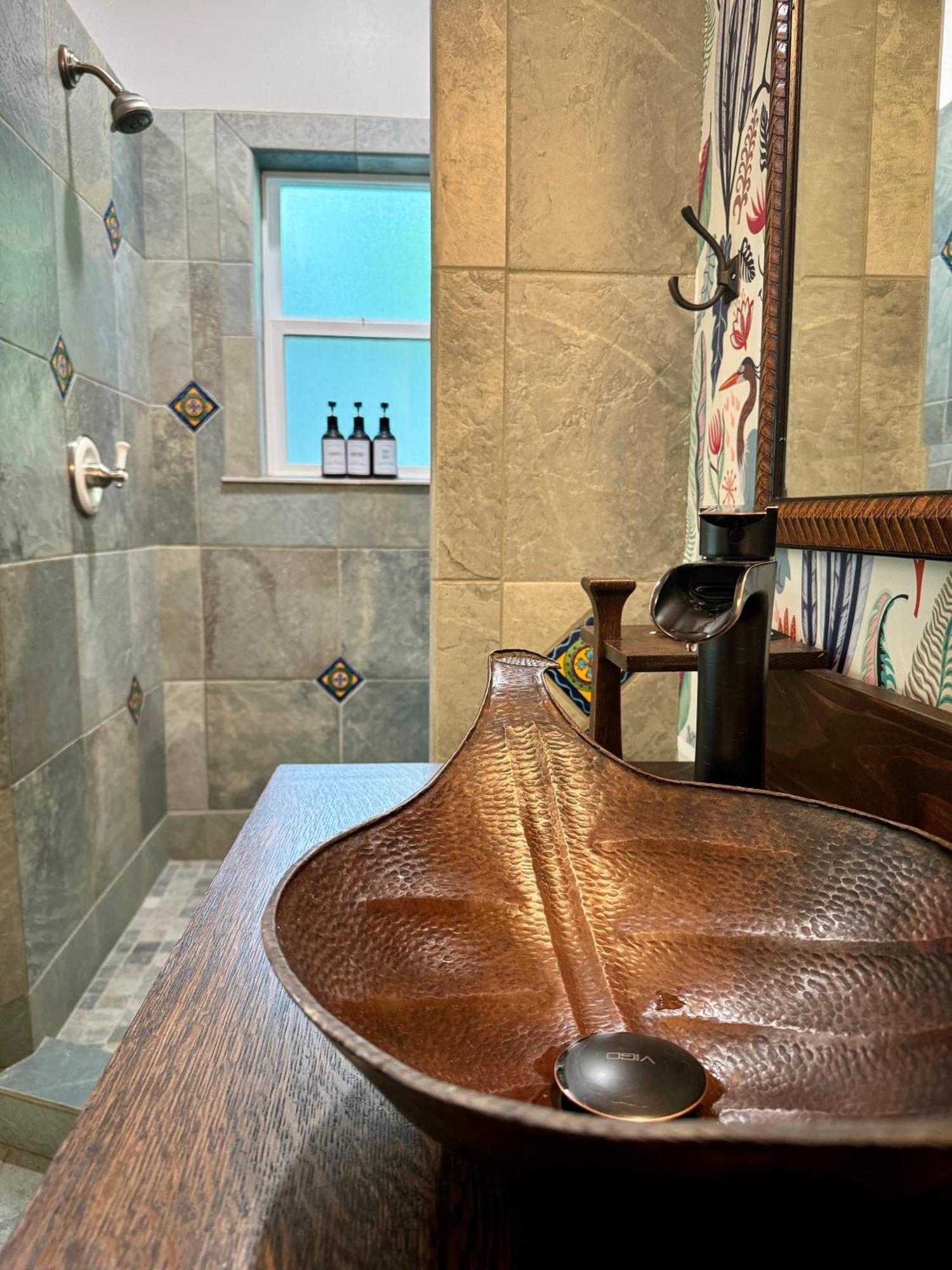 Swank Boutique Suites Ashland Bagian luar foto